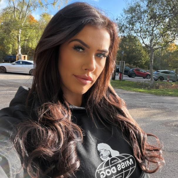 Miss DOG Worldwide Hood